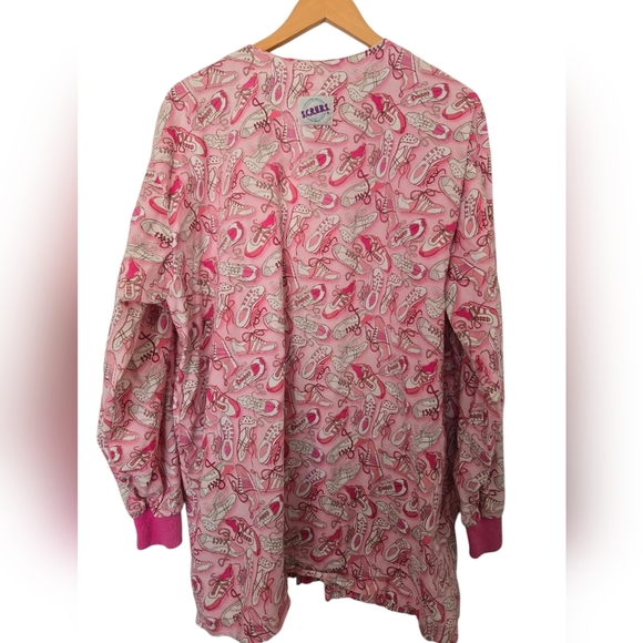 Smart Scrubs Pink Patterned Button-Up Cardigan Size XL - Picture 2 of 3